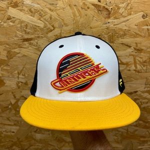 Fanatics Canucks Vintage Hockey skate logo cap